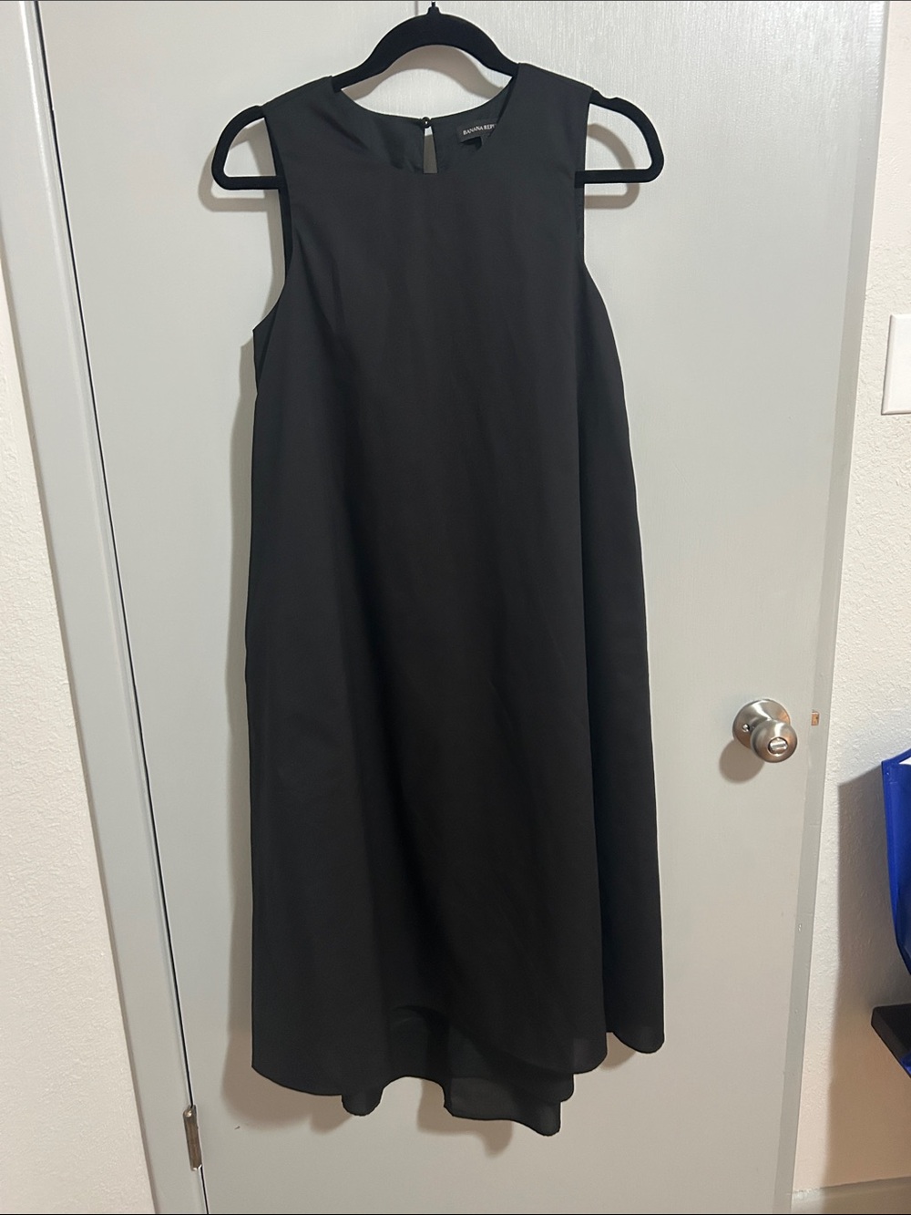 Banana Republic Black Sleeveless Shift Dress with Pockets Lagenlook Minimalist